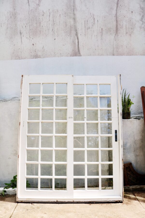 Porta de correr de madeira com vidro