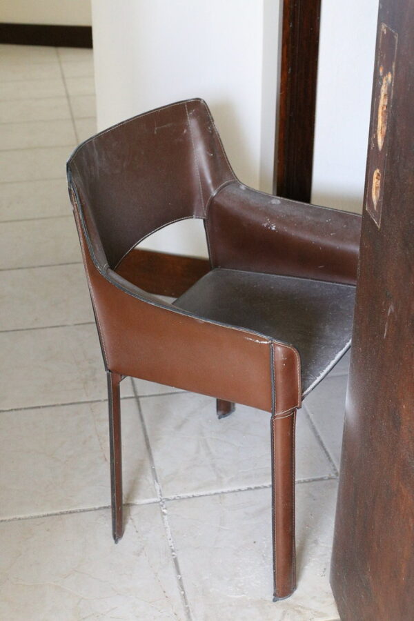 Cadeira Othon em couro marrom