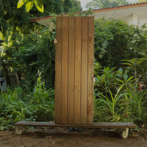 Porta calha mexicana de madeira maciça - 70 x 194 cm