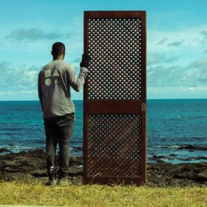 Porta com treliça de madeira com ferragens de correr Othon Palace Hotel - 75 x 212,5 x 3 cm