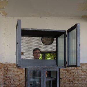 Armário de ferro - Casa de Retiro São Francisco, parte superior, sem restauro