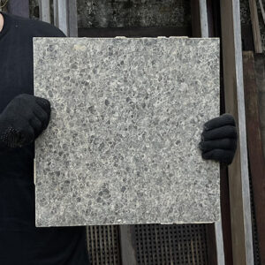 Revestimento de granito cinza ocre Itabira - 39 x 39 cm (valor / m²)