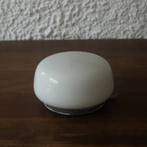 Luminária de sobrepor com cupula de vidro leitoso