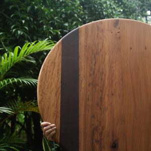 Tampo circular confeccionado com peças de peroba e pau d'arco - tamanhos variados